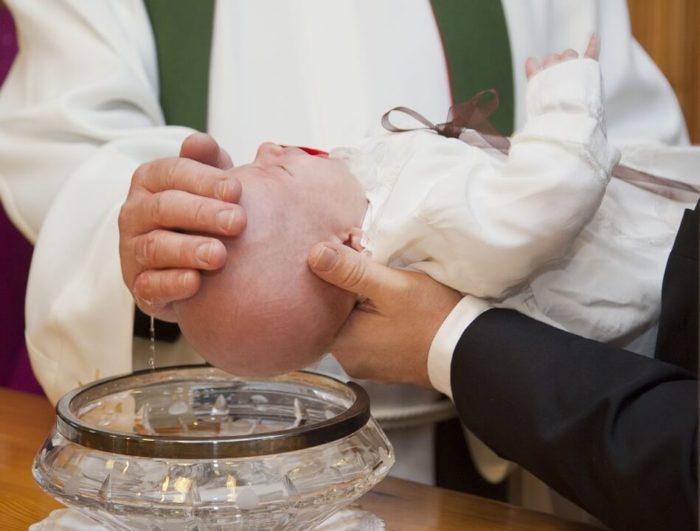 chrzest w kościele świętym jest bardzo ważny